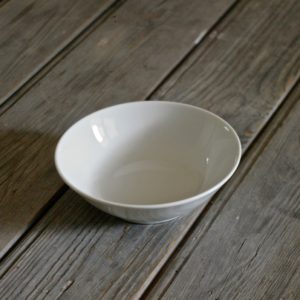 idée de support en porcelaine assiette bol