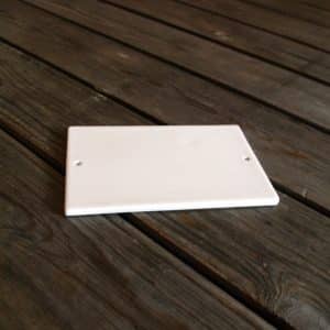 idée de support en porcelaine plaque rectangle percée