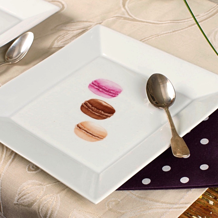 Assiette porcelaine personnalisée macarons